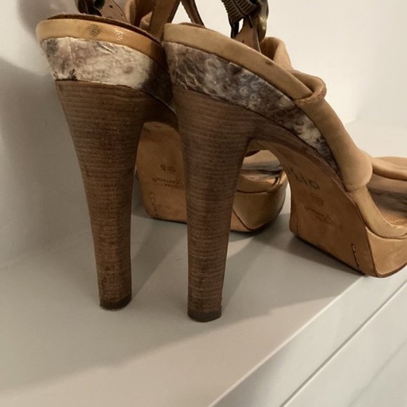 Modern Vintage Tan Strap high Heels Sz 7.5 - Picture 5 of 12